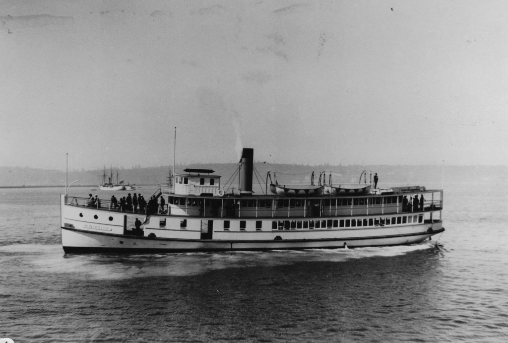 Sternwheeler ship, part of Mosquito Fleet